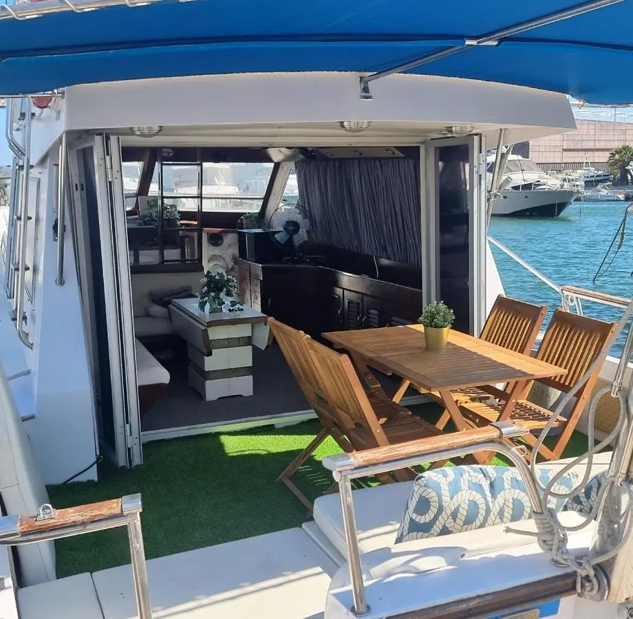 Hotel Beautiful And Comfy Boat In Barcelona With Boat Tour Option