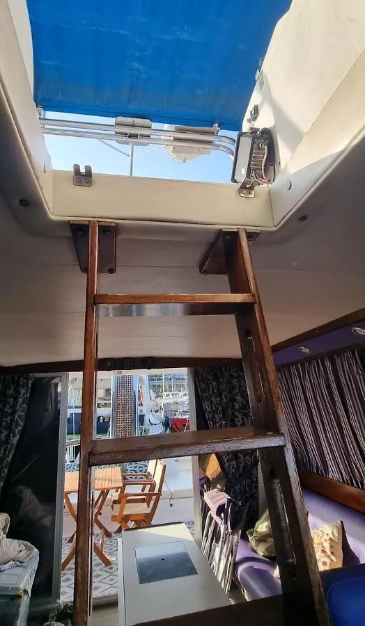 Bateau-hôtel Hotel Beautiful And Comfy Boat In Barcelona With Boat Tour Option