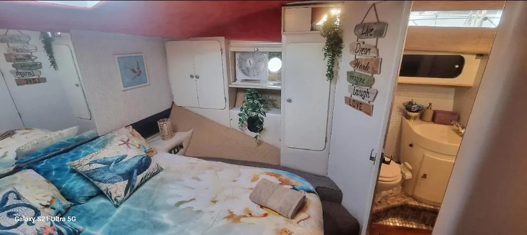 Hotel Beautiful And Comfy Boat In Barcelona With Boat Tour Option Bateau-hôtel
